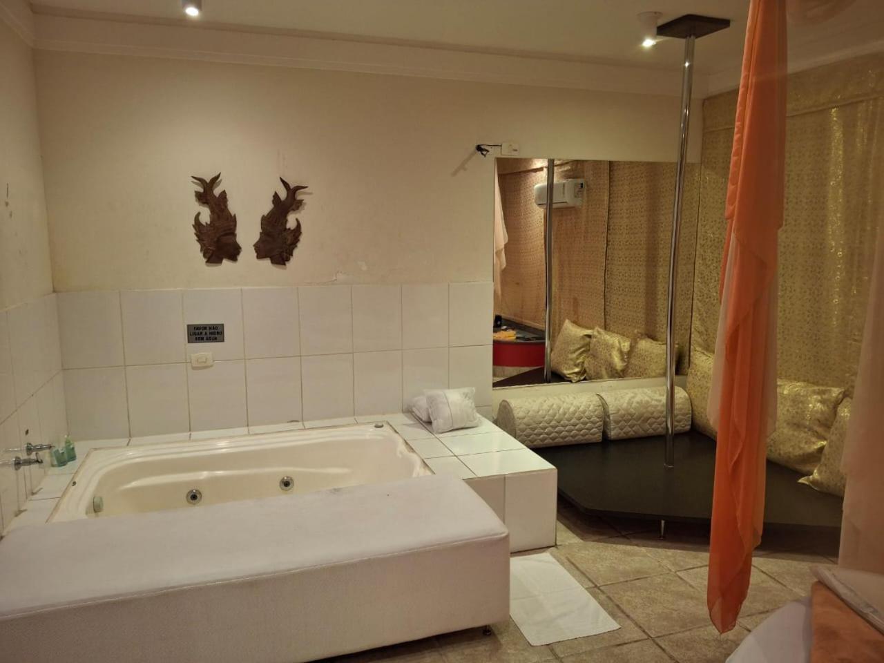 Hotel del amor Heru's