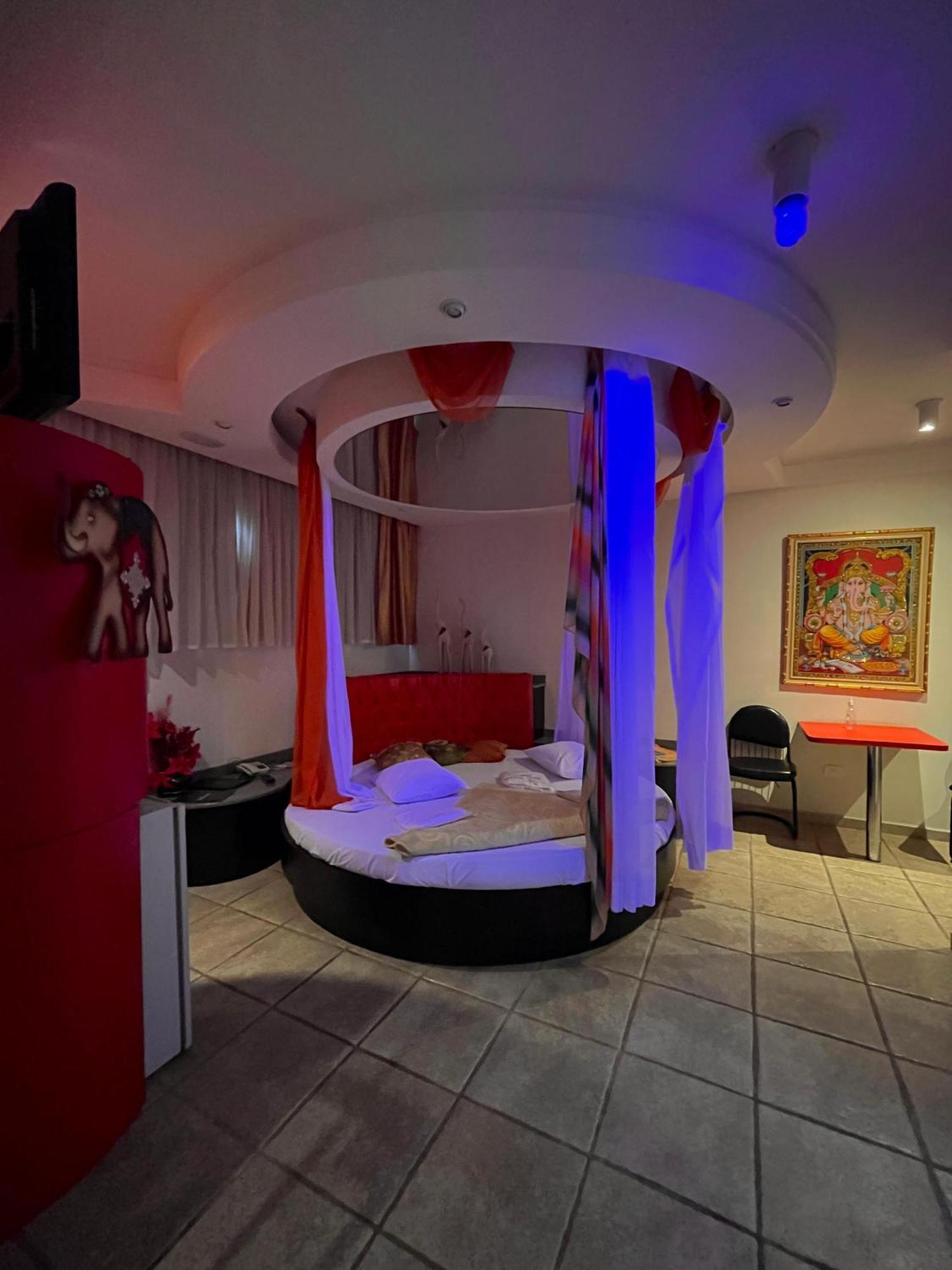 Hotel del amor Heru's *